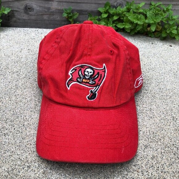 Reebok Other - VTG REEBOK On Field Tampa Buccaneers NFL Baseball Hat Mens One Size Football Cap